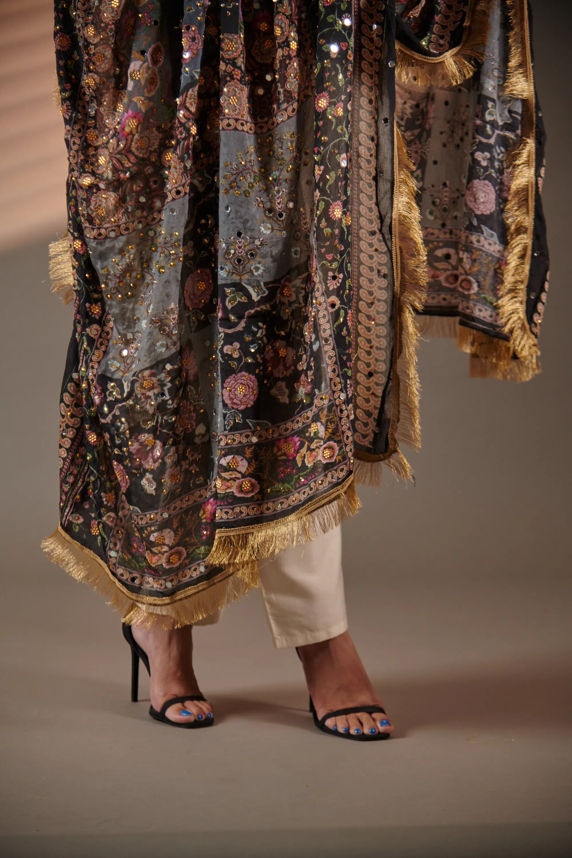 Shaam Gulabi Mirror-Embellished Chinon Dupatta