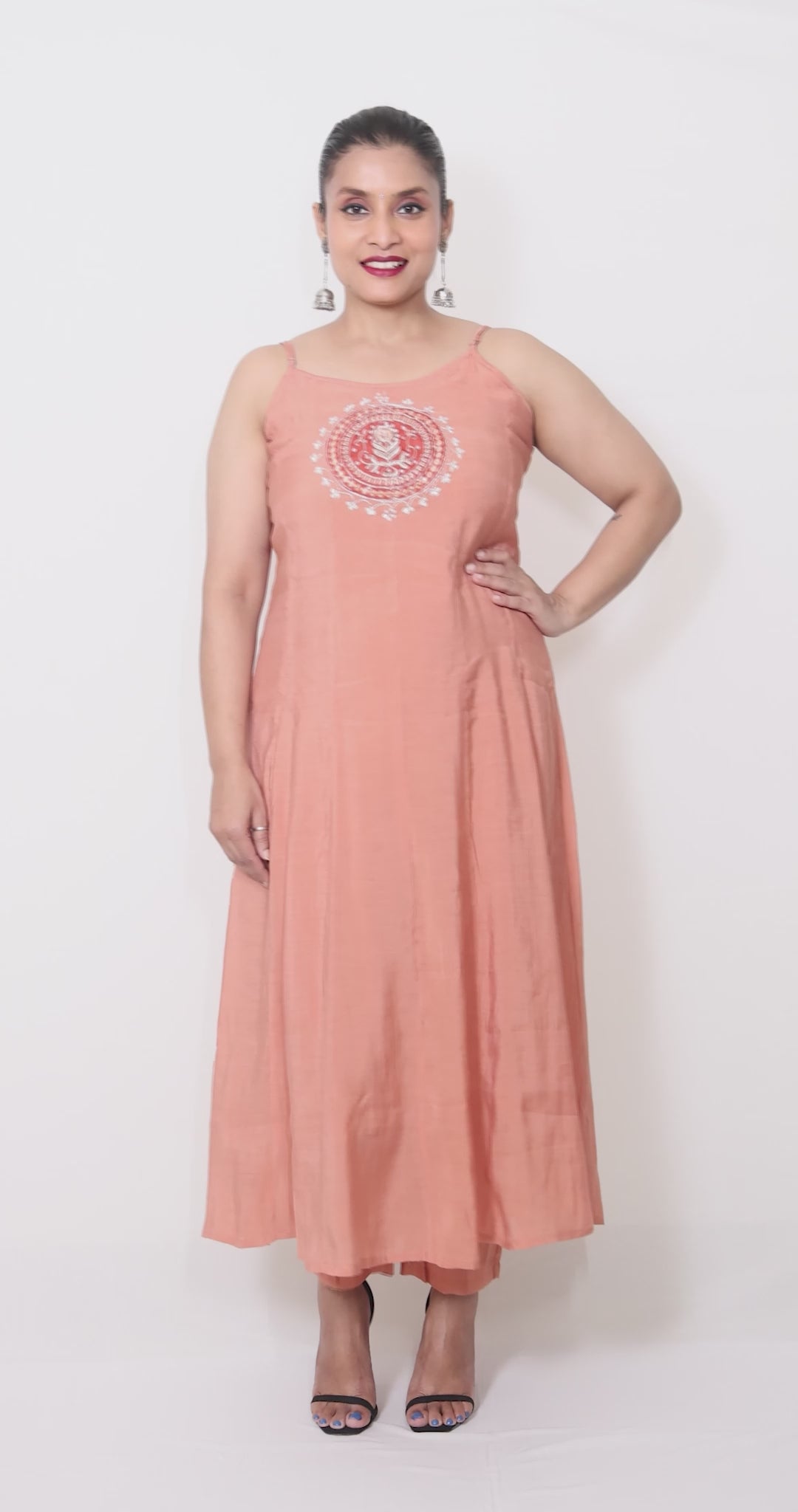 Mia – 3-Piece Salwar Suit (Peach)