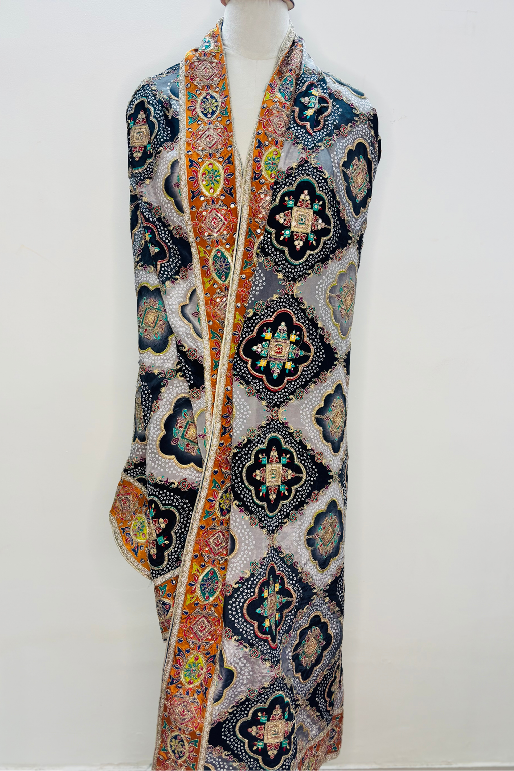 Zaheen - Black & Silver Crepe Dupatta